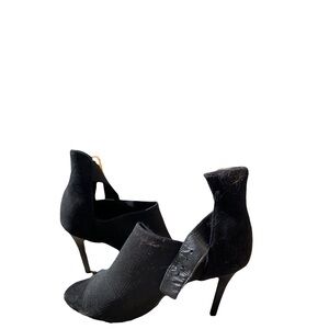 Cuccoo women’s heels ( size 7.5 )